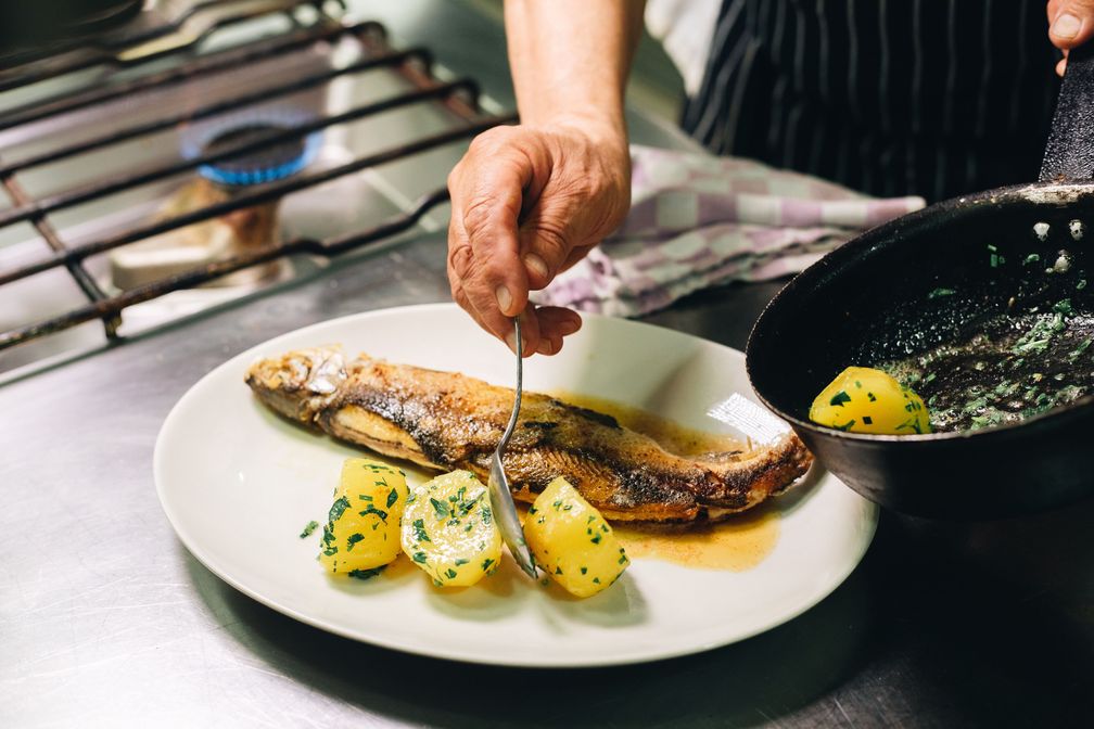 Die Chiemseerenke ist in jeder Zubereitungsart beliebt - in der Sterneküche, als Steckerlfisch  Bild: Chiemgau Tourismus e.V. Fotograf: Chiemgau Tourismus e.V.