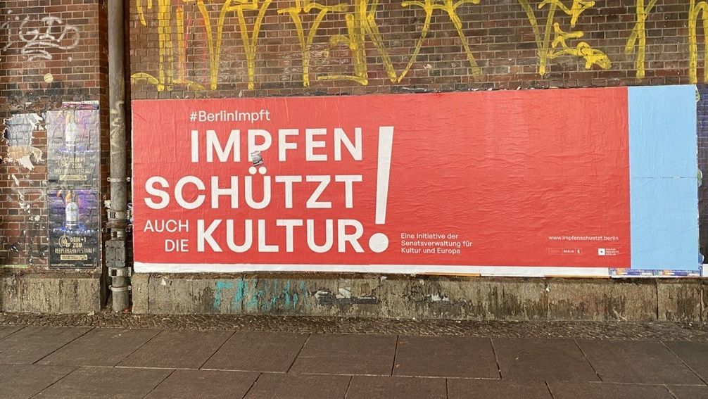 Impfkampagne der Berliner Senatsverwaltung im Jahr 2021. Bild: RT