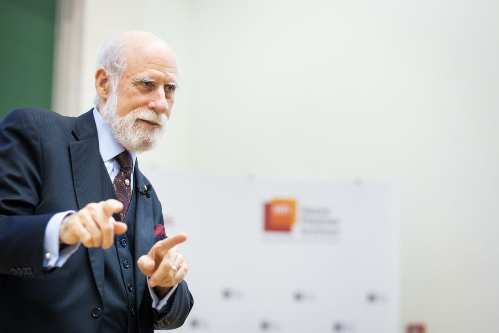 Vinton G. Cerf bei seinem Talk am Hasso-Plattner-Institut. Foto: HPI/K. Herschelmann. Bild: "obs/HPI Hasso-Plattner-Institut/www.kayherschelmann.de"