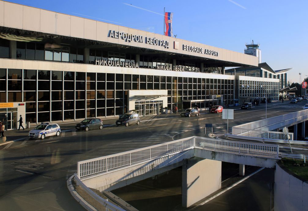 Flughafen "Nikola Tesla"