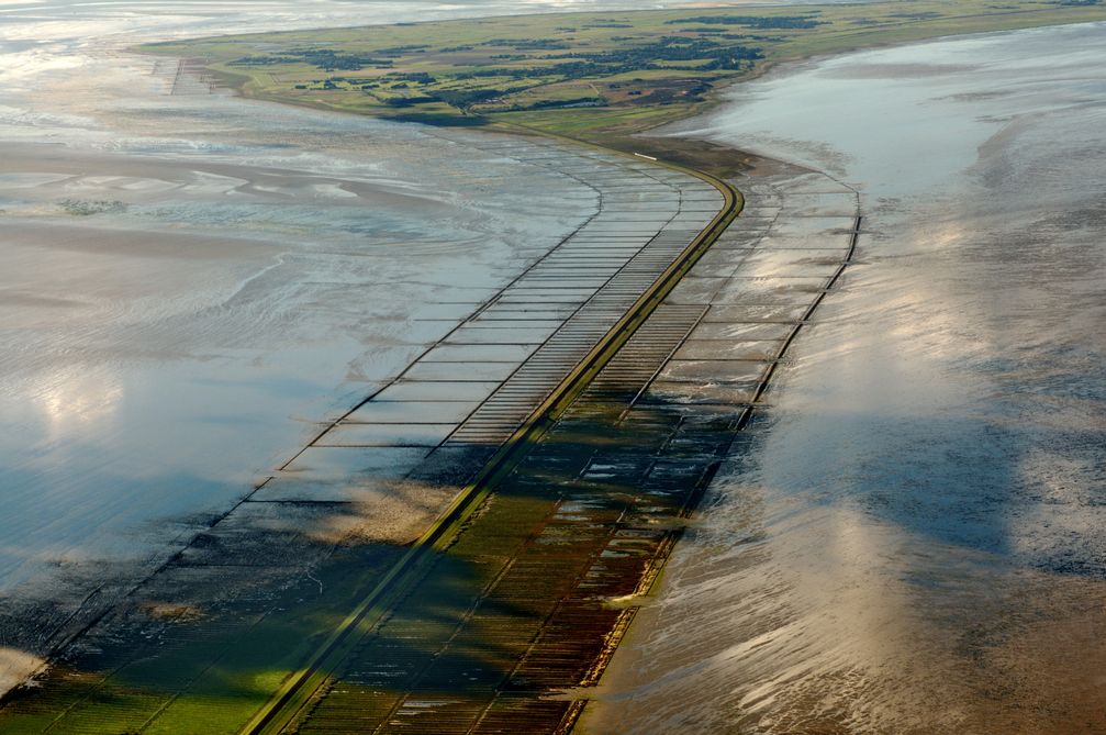 Hindenburgdamm, Blick vom Festland nach Westen zur Insel Sylt