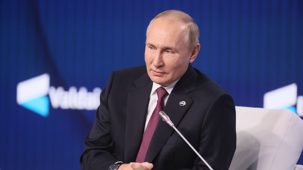 Wladimir Putin während der Podiumsdiskussion des Waldai-Clubs am 27. Oktober. Bild: Sputnik / Michail Metzel