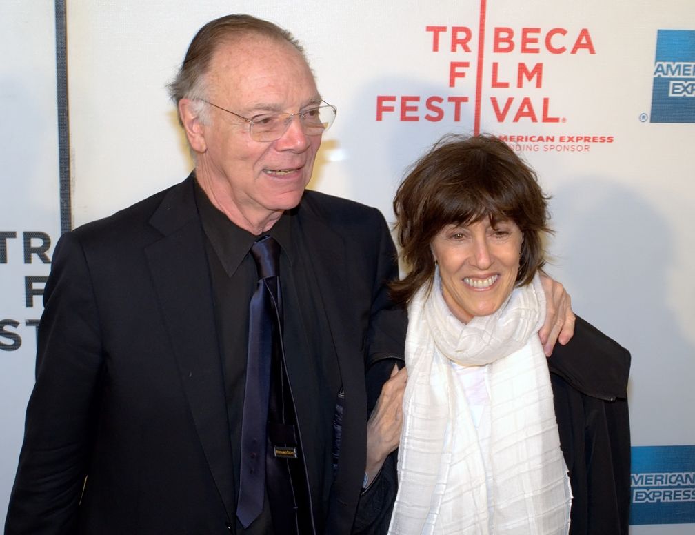 Ephron mit ihrem Ehemann Nicholas Pileggi in New York City, 2010