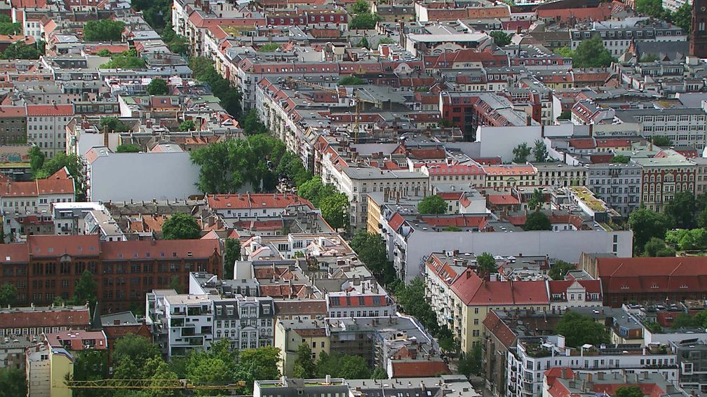 Nur 16 Prozent der Bevölkerung in Deutschland wollen in einer Großstadt, wie hier in Berlin, leben. Bild: "obs/ZDF/Klaus Stuhl"