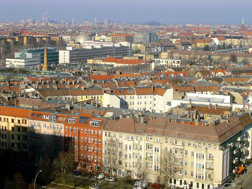 Blick über Prenzlauer Berg mit typischer urbaner Blockrandbebauung