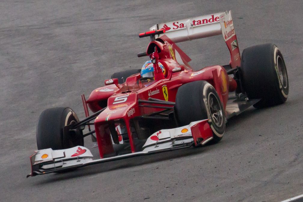 Alonso bejubelt den Sieg beim Großen Preis von Malaysia 2012