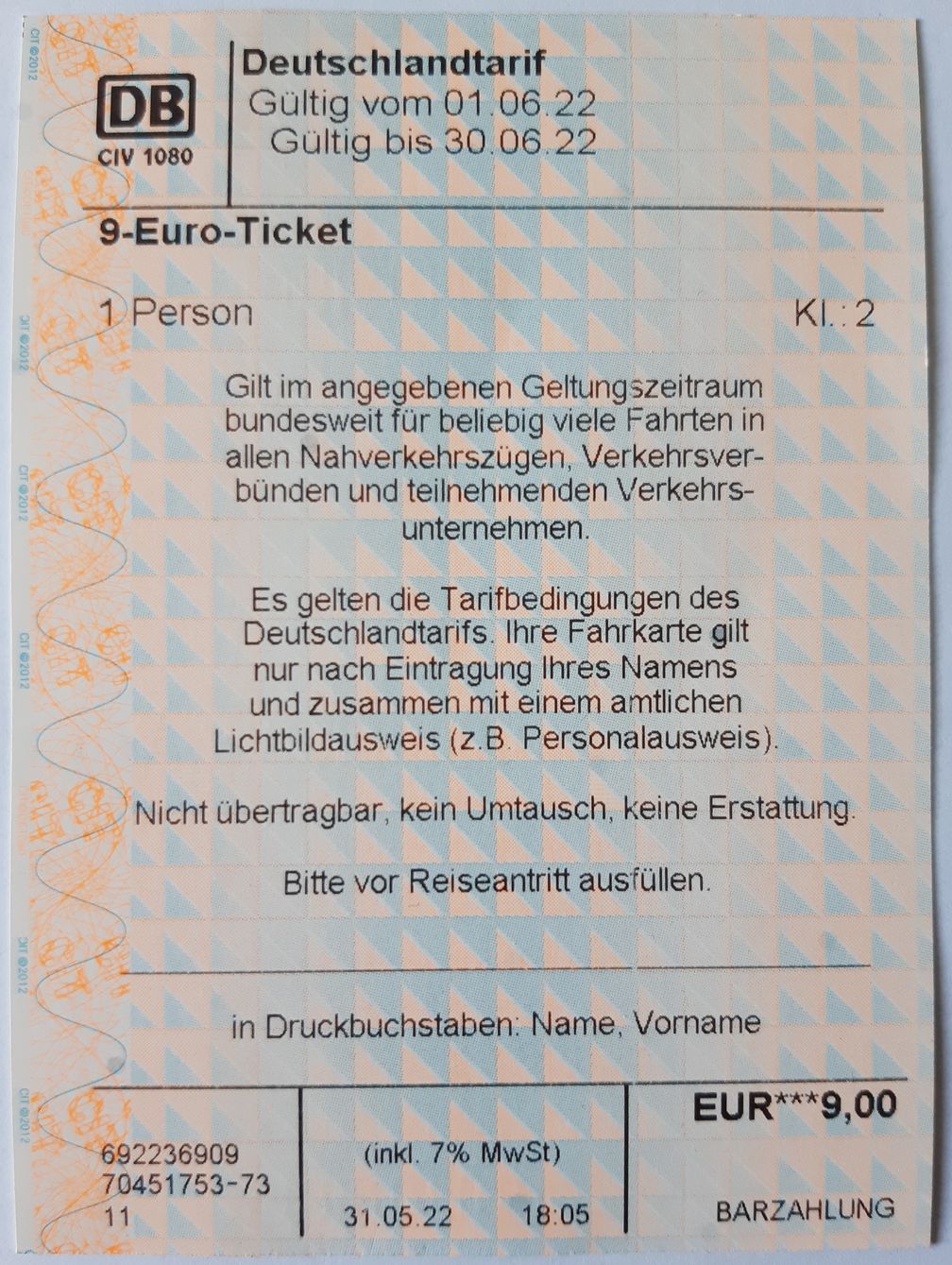 Von einem Fahrkartenautomaten der Deutschen Bahn ausgegebenes 9-Euro-Ticket für Neukunden mit Verweis auf den maßgeblichen Deutschlandtarif