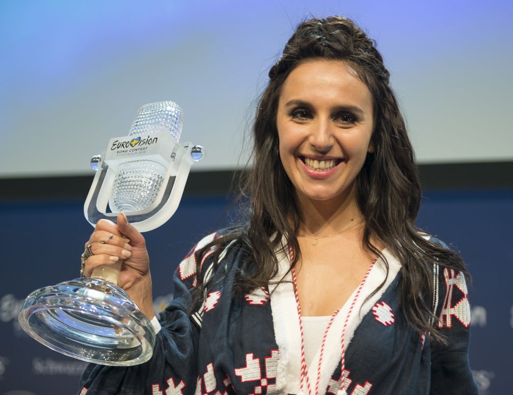 Gewinnerin Jamala auf der Pressekonferenz nach dem Finale