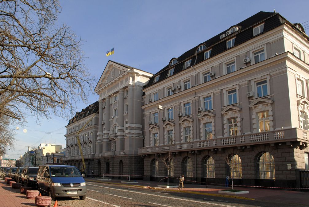 Hauptquartier des SBU im 1913 bis 1923 im Renaissance-Stil mit Elementen des Klassizismus erbauten Haus Semstwa auf der Wolodymyrska-Straße Nr. 33 in Kiew