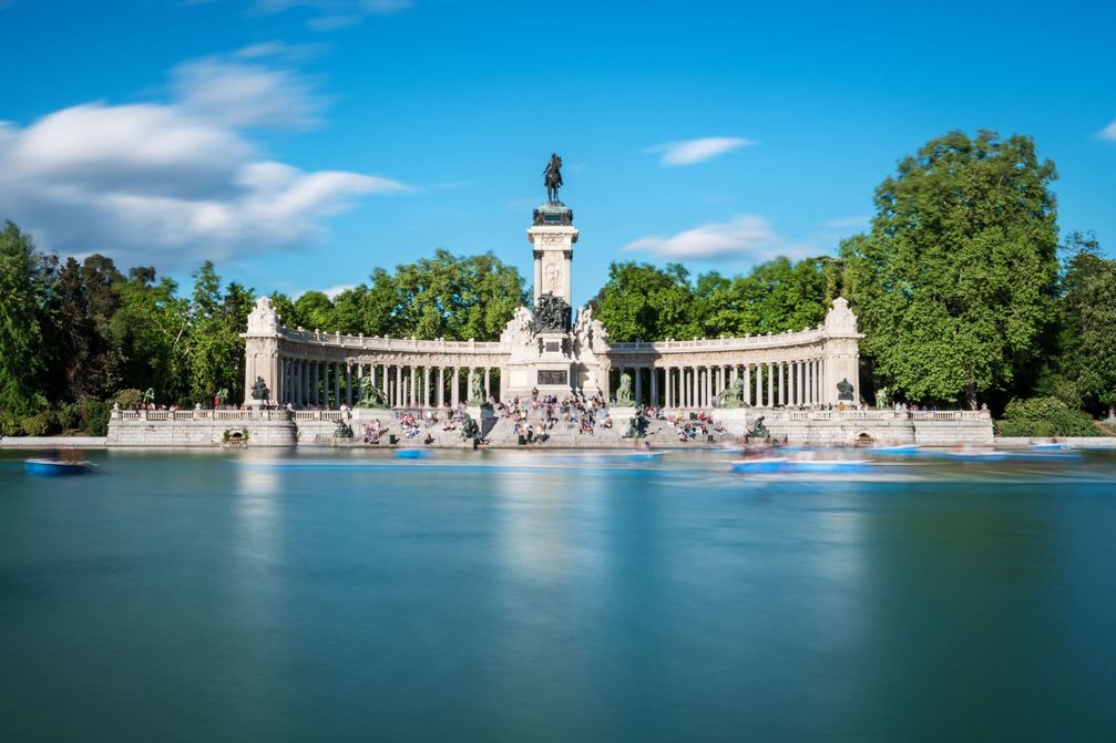 Der Retiro-Park in Madrid, Spanien, ist der Gewinner des Park-Rankings 2025