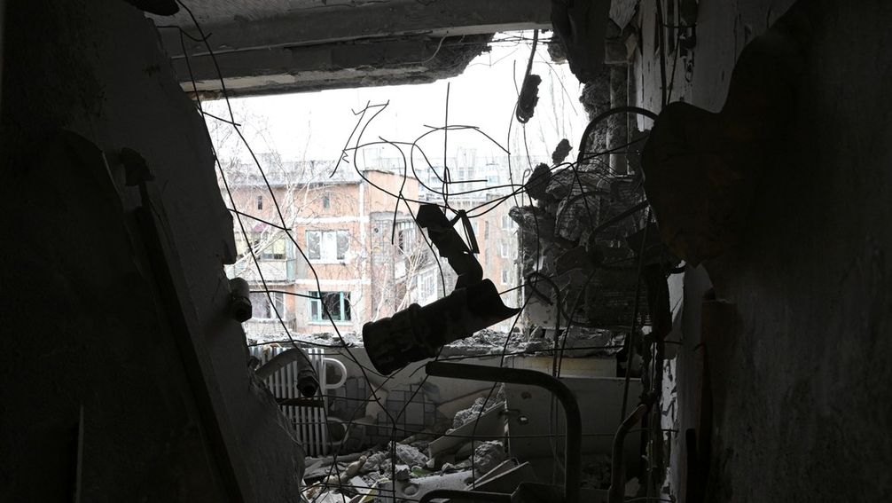 Auf dem Archivbild: Eine Wohnung in Gorlowka nach einem ukrainischen Angriff Bild: Ilja Pitalew / Sputnik