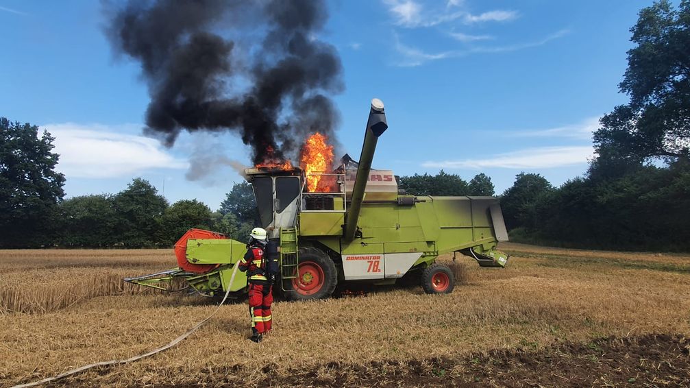 Feuer KFZ Bild: Feuerwehr