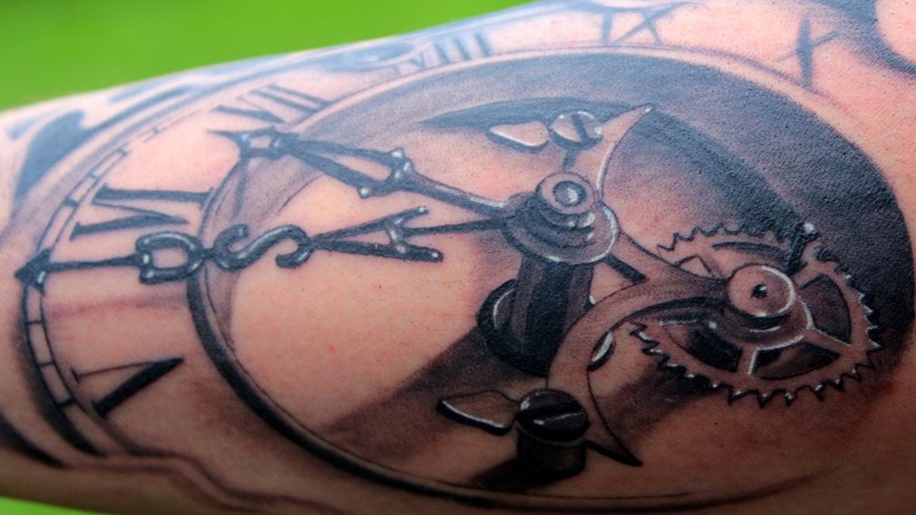 Tattoo Arm Uhr