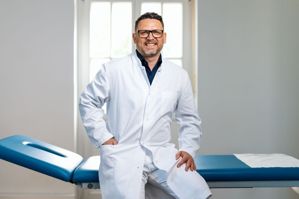 Dr. Csaba Losonc  (2025) Bild: MEDICUM Rhein-Ahr-Eifel GmbH Fotograf: MEDICUM Rhein-Ahr-Eifel GmbH