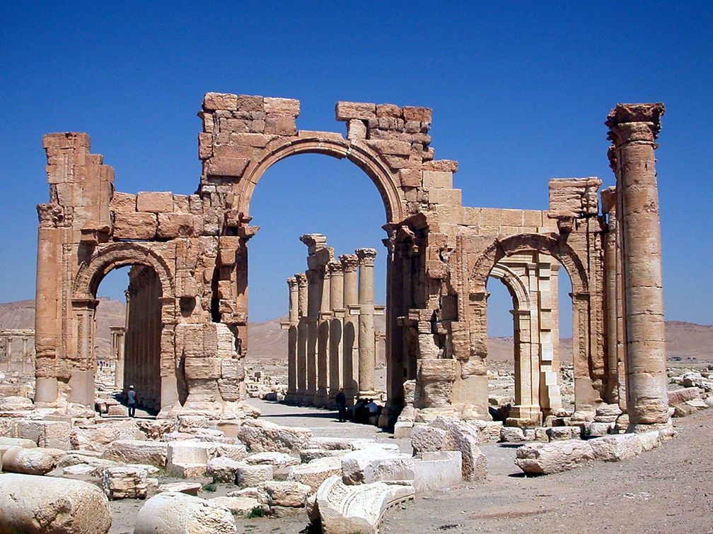 Hadrianstor mit Kolonnade (2004), 2015 zerstört