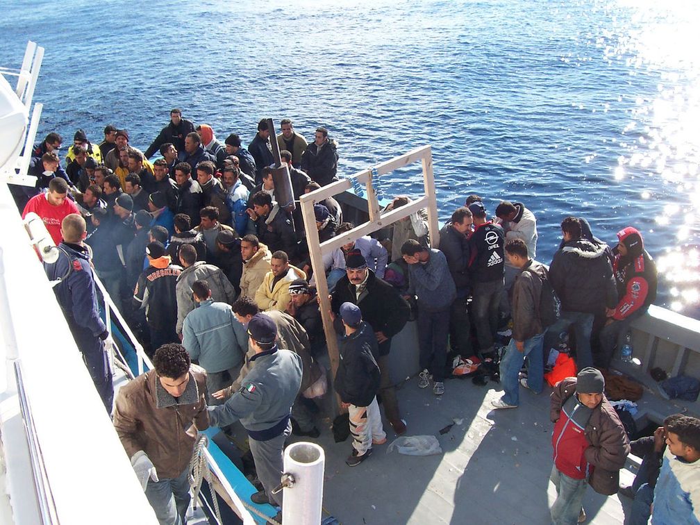 Bootsflüchtlinge im Mittelmeer bei Lampedusa