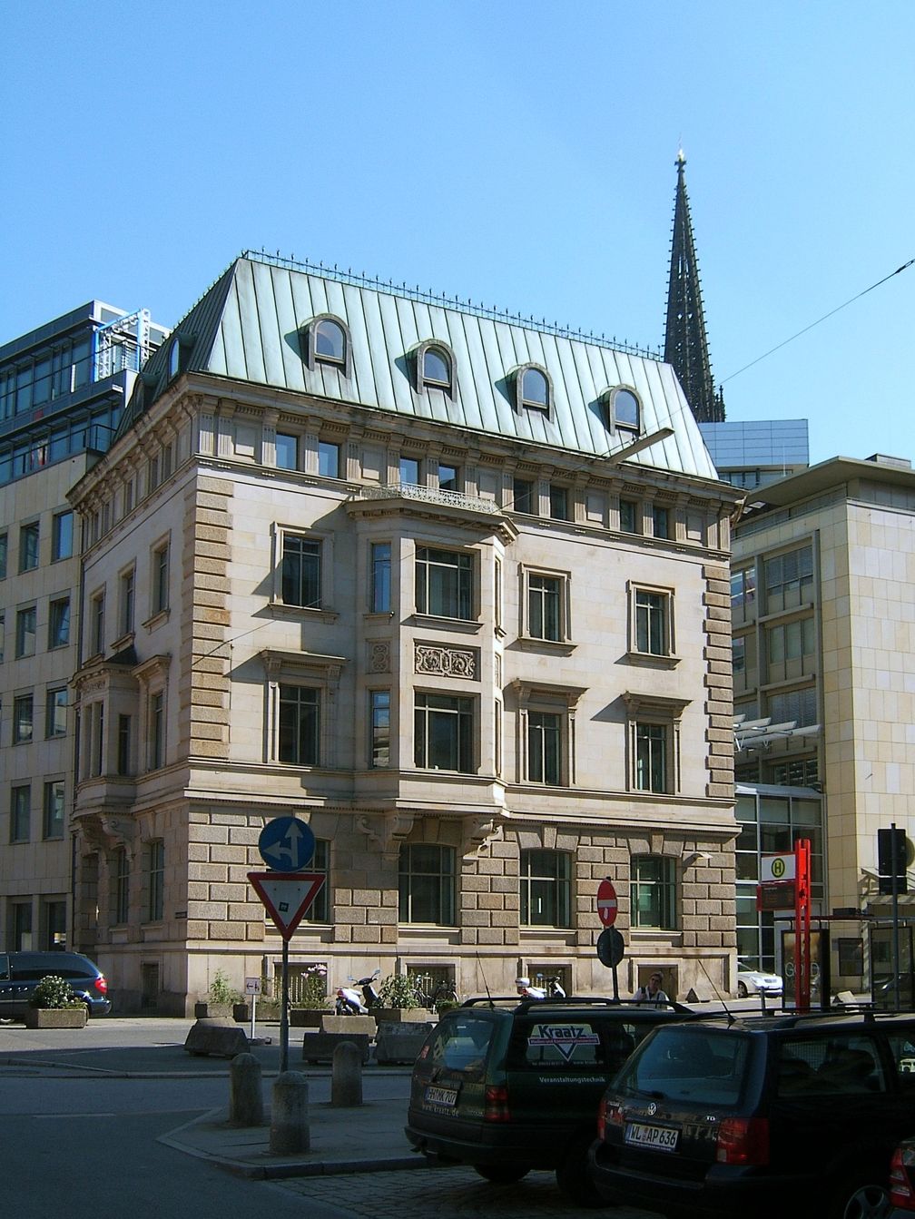 Zentrale der Haspa am Adolphsplatz