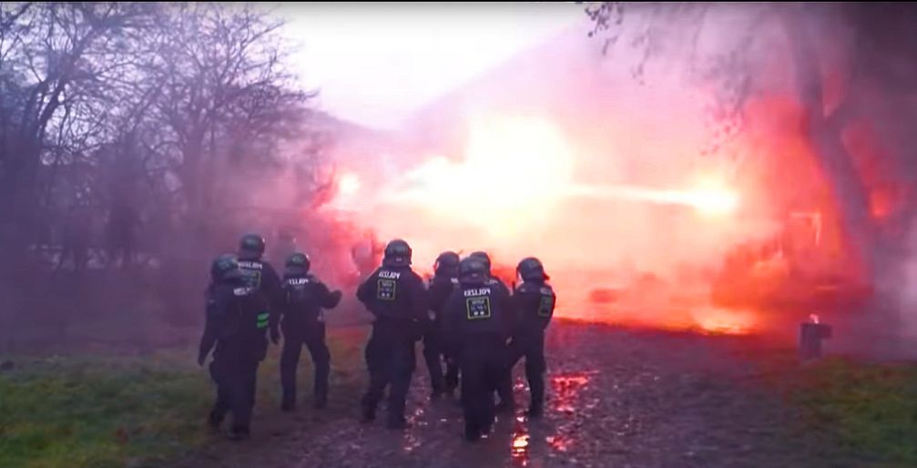 Einsatz in Lützerath: Polizei unter Beschuß am 12.01.2023