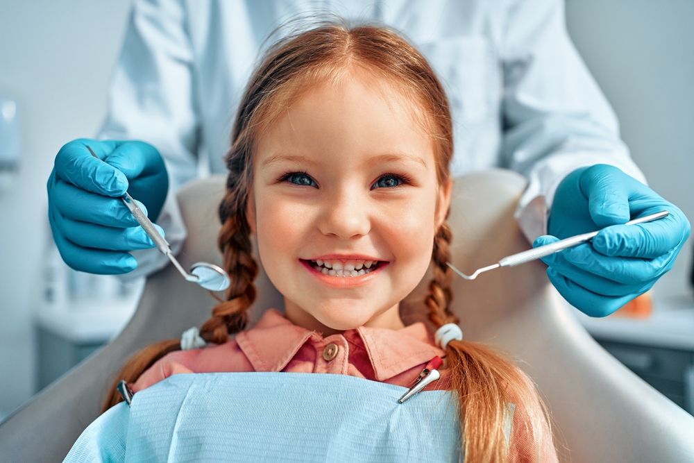 Zungenreinigung-Ein-untersch-tzter-Schl-ssel-zur-Kariespr-vention-bei-Kindern