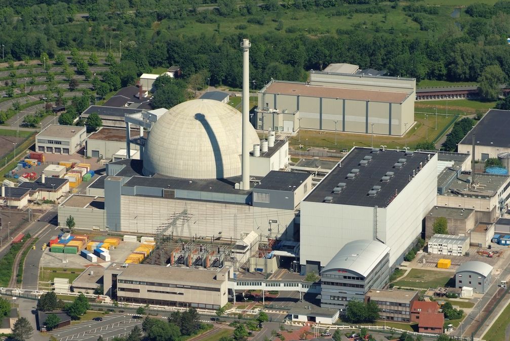 Das stillgelegte Kernkraftwerk Unterweser (KKU – auch bekannt als Kernkraftwerk Kleinensiel und Kernkraftwerk Esenshamm) ist ein Kernkraftwerk nahe Rodenkirchen und Kleinensiel, Gemeinde Stadland im Landkreis Wesermarsch,