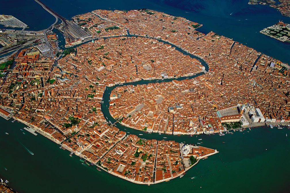 Luftbild von Venedigs Altstadt, dem Centro Storico