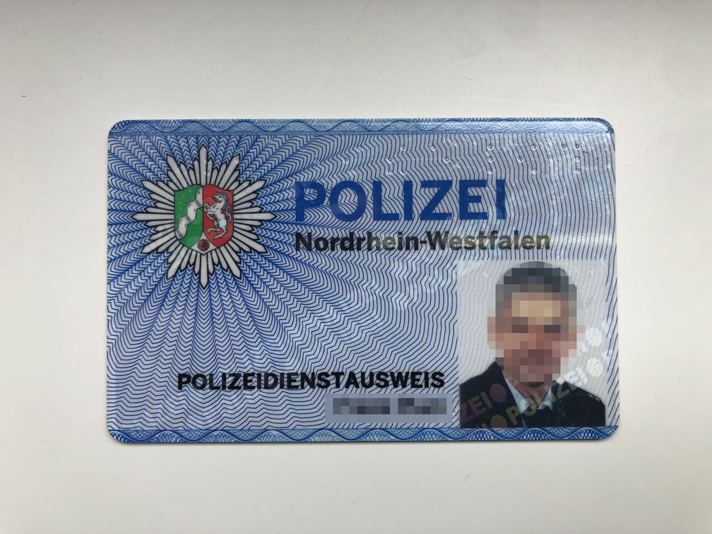 Polizeidienstausweis Bild: Polizei