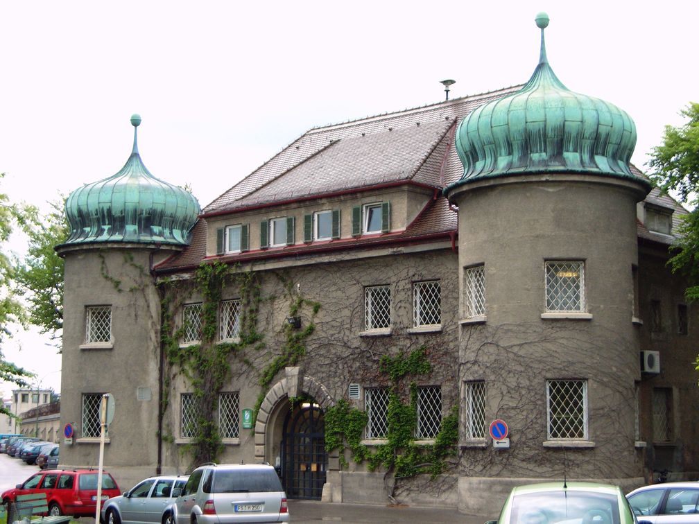 Die Justizvollzugsanstalt Landsberg ist eine Haftanstalt des Freistaates Bayern für erstmals bestrafte männliche erwachsene Strafhäftlinge in Landsberg am Lech.