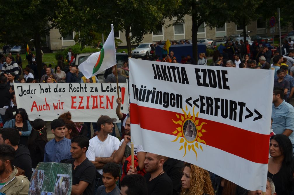 Rund 11.000 Menschen demonstrierten am 16. August 2014 in Hannover für Hilfe gegen den IS-Terror