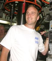 Jay Mohr an Bord des U-Bootes USS Greeneville (SSN-772) (2004)