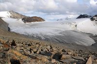 „Zhadang-Gletscher südlich des Nam-Tso-Sees am Nordrand des Nyainqentanglha-Massivs (Tibet, China)