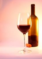 Wissenschaftler empfehlen Weine mit geringerem Alkoholgehalt. Bild: pixelio.de/Ibefisch