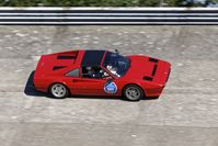 Im Starterfeld der 6. Bodensee-Klassik 2017 ist ein Ferrari 308 GTB von 1981, wie Tom Selleck alias Magnum ihn in der gleichnamigen Kultserie fuhr. Bild: "AUTO BILD KLASSIK" honorarfrei / Bildrechte AUTO BILD KLASSIK