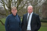 Mr. Williams (li., CEO Driza-Bone Activ), Mr. Goodrich (re., Farmbesitzer/Schafzucht)