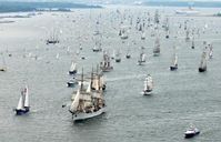 Die Windjammerparade zählt zu den maritimen Höhepunkten der Kieler Woche. Bild: obs/Landeshauptstadt Kiel/Thomas Eisenkrätzer