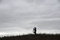 Ein russischer Artillerist während der Zielerfassung im Gebiet Cherson (Symbolbild) Bild: Jewgeni Bijatow / Sputnik