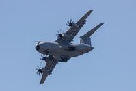 Übungsflug des Transportflugzeugs A400M im Rahmen der ILA 2022 auf dem Gelände des BER, am 21.06.2022. Bildrechte: Bundeswehr/Jane Schmidt