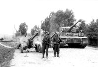 Deutsche Soldaten mit Tiger I an der Ostfront (1941), Archivbild