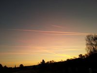 Chemtrails morgens um 6 Uhr über Fischbachtal in Hessen