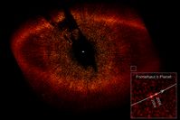 Hubble-Aufnahme von Staubscheibe und Exoplanet (s. Einblendung rechts unten) um den Stern Fomalhaut