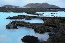 Im Mutterland der Erdwärmenutzung: In der blauen Lagune im Süden Islands wird das Abwasser eines Geothermiekraftwerks genutzt. Die darin gelösten Mineralien machen das 40° heiße Wasser zum begehrten Thermalbad. Bild: ZDF und Daniel Hallmann 