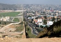 Grenzbefestigung zwischen San Diego (USA, links) und Tijuana (Mexiko), 2007
