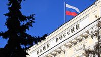 Die russische Flagge auf dem Hauptsitz der Zentralbank in Moskau Bild: Sputnik / Sergei Gunejew
