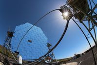 Auf der Kanareninsel La Palma forschen die Dortmunder Physikerinnen und Physiker an den MAGIC-Teleskopen.
Quelle: Dominik Elsässer/TU Dortmund (idw)