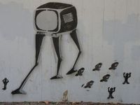Fernseher: Viele Einsame verfallen ihm. Bild: pixelio.de/Dieter Schütz