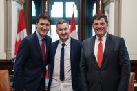 Jonathan Kehl mit Minister Dominic LeBlanc und Premierminister Justin Trudeau