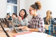 Klassenzimmer: Google stoppt digitales Spicken.