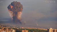 Standbild aus den Aufzeichnungen einer Überwachungskamera von den Explosionen im Munitionsdepot in der Nähe von Chmelnizki/Ukraine, 13. Mai 2023 (Screenshot) Bild: RT / Wojenny Oswedomitel / https://t.me/milinfolive/100646 / Telegram