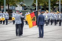 Übertragung der Führungsverantwortung Cyber- und Informationsraum der Bundeswehr durch den Generalinspekteur der Bundeswehr, General Eberhard Zorn. / Bild: "obs/Presse- und Informationszentrum Cyber- und Informationsraum (CIR)/Stefan Uj"