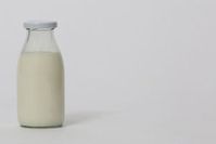 Milch: Doch kein Schutz vor Knochenbrüchen. Bild: pixelio.de, Tim Reckmann