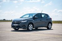 Der Dacia Sandero TCe90 Expression gewinnt den Vergleichstest mit der Note 3,0 / Weiterer Text über ots und www.presseportal.de/nr/7849 / Die Verwendung dieses Bildes für redaktionelle Zwecke ist unter Beachtung aller mitgeteilten Nutzungsbedingungen zulässig und dann auch honorarfrei. Veröffentlichung ausschließlich mit Bildrechte-Hinweis. Bildrechte: ADAC Fotograf: ADAC / Abgedreht